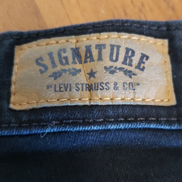 Levi's Mid Rise Skinny Jean - Picture 5 of 6